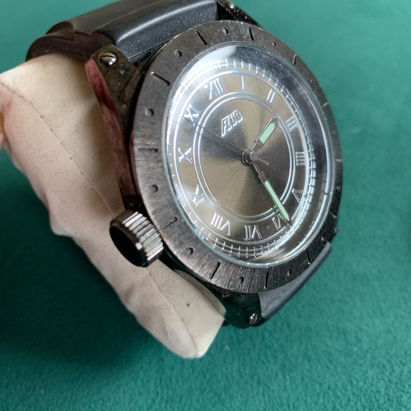 Mint condition FLUD men’s watch w. 4 sets of strap - Picture 6 of 8